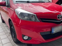 Rot Gebraucht 2013 Toyota Yaris Edition Kleinwagen | 4.999 € (Guter Preis)