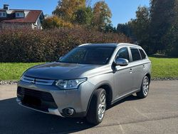 Silber Gebraucht 2015 Mitsubishi Outlander Diamant Edition SUV | 10.500 €