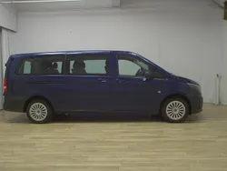 Blau Gebraucht 2023 Mercedes Vito Van / Kleinbus | 32.480 € (Guter Preis)