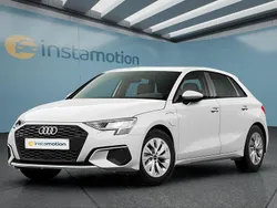 Weiß Gebraucht 2023 Audi A3 Sportback e-tron Limousine | 27.749 € (Etwas zu teuer)