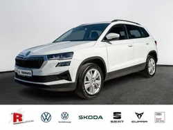 Weiß Gebraucht 2024 Skoda Karoq Selection SUV | 33.490 € (Fairer Preis)