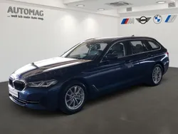 Blau Gebraucht 2022 BMW 530 Kombi | 43.990 € (Fairer Preis)