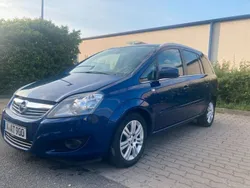 Blau Gebraucht 2011 Opel Zafira Van / Kleinbus | 2.999 € (Fairer Preis)