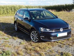 Blau Gebraucht 2015 VW Golf VII Highline Kombi | 15.700 € (Teuer)