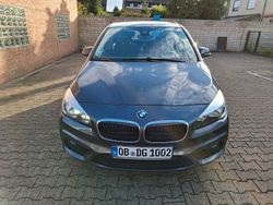 Grau Gebraucht 2016 BMW 216 Active Tourer Advantage Van / Kleinbus | 7.899 € (Fairer Preis)