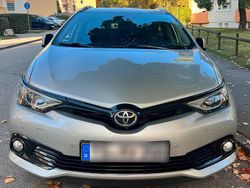 Grau Gebraucht 2018 Toyota Auris Touring Sports Team Kombi | 12.000 € (Fairer Preis)