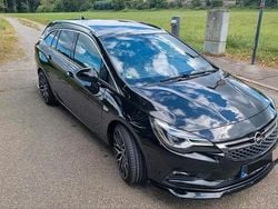 Schwarz Gebraucht 2017 Opel Astra Ultimate Kombi | 13.800 € (Fairer Preis)