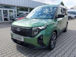 Bursting green Neu 2025 Ford Tourneo Courier Titanium Van / Kleinbus | 27.280 € (Fairer Preis)