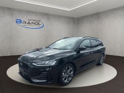 Schwarz Gebraucht 2024 Ford Focus ST-Line X Limousine | 23.800 € (Guter Preis)