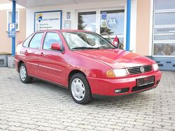 Rot Gebraucht 1996 VW Polo Classicline Limousine | 750 € (Superpreis)