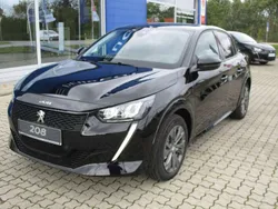 Schwarz perla nera Gebraucht 2023 Peugeot e-208 Allure Kleinwagen | 26.990 € (Teuer)