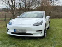 Weiß Gebraucht 2021 Tesla Model 3 Limousine | 24.500 € (Fairer Preis)