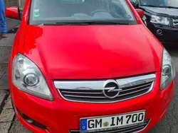 Rot Gebraucht 2012 Opel Zafira Family Van / Kleinbus | 3.200 € (Guter Preis)