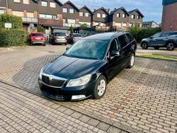Schwarz Gebraucht 2010 Skoda Octavia Kombi | 2.999 € (Guter Preis)