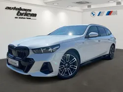 Mineralweiß Gebraucht 2024 BMW 520 M Sport Kombi | 53.900 € (Guter Preis)