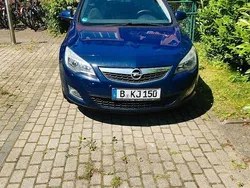 Blau Gebraucht 2011 Opel Astra Design Edition Limousine | 4.000 € (Guter Preis)