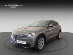 Grau Gebraucht 2017 Alfa Romeo Stelvio SUV | 22.000 € (Fairer Preis)
