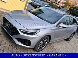 Shimmering silver Gebraucht 2024 Hyundai i30 Style Kombi | 22.999 € (Guter Preis)