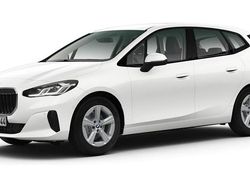 Weiß Gebraucht 2024 BMW 216 Active Tourer Luxury Line Van / Kleinbus | 28.760 € (Fairer Preis)