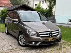 Braun Gebraucht 2012 Mercedes B180 Van / Kleinbus | 12.999 € (Guter Preis)