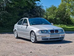 Silber Gebraucht 2001 BMW 330 Sport Line Limousine | 4.350 €