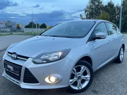 Silber Gebraucht 2012 Ford Focus Champions Edition Limousine | 5.500 € (Guter Preis)