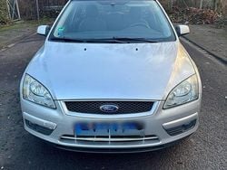 Silber Gebraucht 2007 Ford Focus Kombi | 2.699 € (Guter Preis)