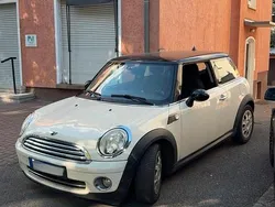 Weiß Gebraucht 2009 Mini Cooper Kleinwagen | 3.499 € (Etwas zu teuer)