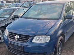 Blau Gebraucht 2003 VW Touran Basis Van / Kleinbus | 699 € (Guter Preis)