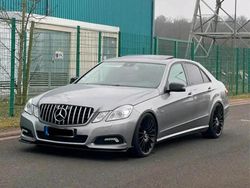 Grau Gebraucht 2010 Mercedes E350 Limousine | 9.999 € (Fairer Preis)
