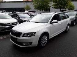Weiß Gebraucht 2014 Skoda Octavia Ambition Kombi | 7.490 € (Guter Preis)