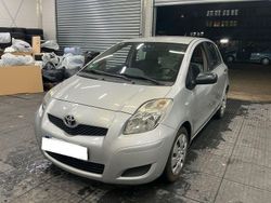 Silber Gebraucht 2009 Toyota Yaris Cool Kleinwagen | 3.990 € (Fairer Preis)