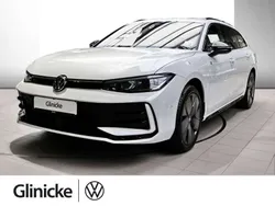 Weiß Gebraucht 2024 VW Passat R-line Kombi | 39.970 € (Teuer)