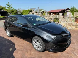 Schwarz Gebraucht 2016 Toyota Auris Touring Sports Edition-S Kombi | 11.950 € (Fairer Preis)