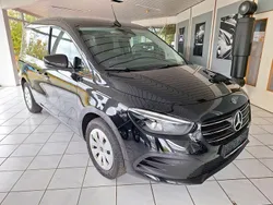 Schwarz Gebraucht 2023 Mercedes 180 Limousine | 18.470 € (Superpreis)
