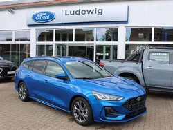Dynamicblau metallic Gebraucht 2024 Ford Focus ST-Line X Kombi | 24.490 € (Guter Preis)
