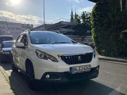 Weiß Gebraucht 2017 Peugeot 2008 Access SUV | 9.500 € (Fairer Preis)