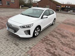 Weiß Gebraucht 2018 Hyundai Ioniq Style Kleinwagen | 11.499 € (Superpreis)