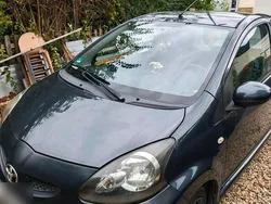 Grau Gebraucht 2006 Toyota Aygo Kleinwagen | 2.700 €