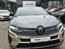 Grau Gebraucht 2022 Renault Megane E-Tech Iconic Limousine | 25.450 € (Fairer Preis)