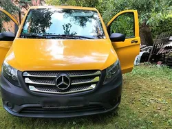 Gelb Gebraucht 2018 Mercedes Vito Van / Kleinbus | 18.400 € (Guter Preis)