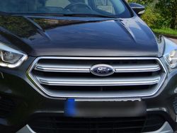 Grau Gebraucht 2016 Ford Kuga SUV | 16.000 € (Fairer Preis)