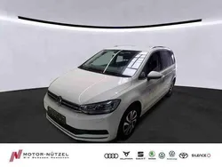 Weiß Gebraucht 2021 VW Touran Active Van / Kleinbus | 22.630 € (Fairer Preis)