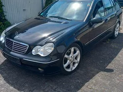 Schwarz Gebraucht 2002 Mercedes C200 Limousine | 950 € (Superpreis)