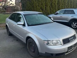 Silber Gebraucht 2002 Audi A4 Limousine | 1.300 € (Superpreis)