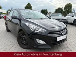 Schwarz Gebraucht 2015 Hyundai i30 Limousine | 4.790 € (Etwas zu teuer)