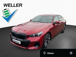 Dragon fire rot (rot) Gebraucht 2025 BMW 550e M Sport Limousine | 66.950 € (Superpreis)