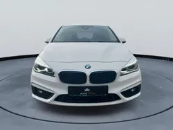 Weiß Gebraucht 2015 BMW 218 Active Tourer Performance Van / Kleinbus | 11.200 € (Fairer Preis)