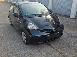 Schwarz Gebraucht 2009 Toyota Aygo City Kleinwagen | 2.999 € (Fairer Preis)