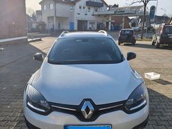 Weiß Gebraucht 2016 Renault Mégane III Life Limousine | 5.700 € (Superpreis)